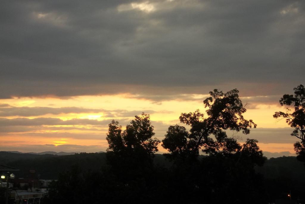 Douglas Inn & Suites, Blue Ridge, Ga Экстерьер фото