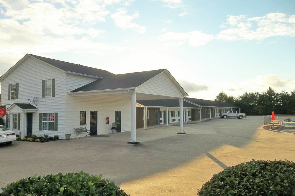 Douglas Inn & Suites, Blue Ridge, Ga Экстерьер фото