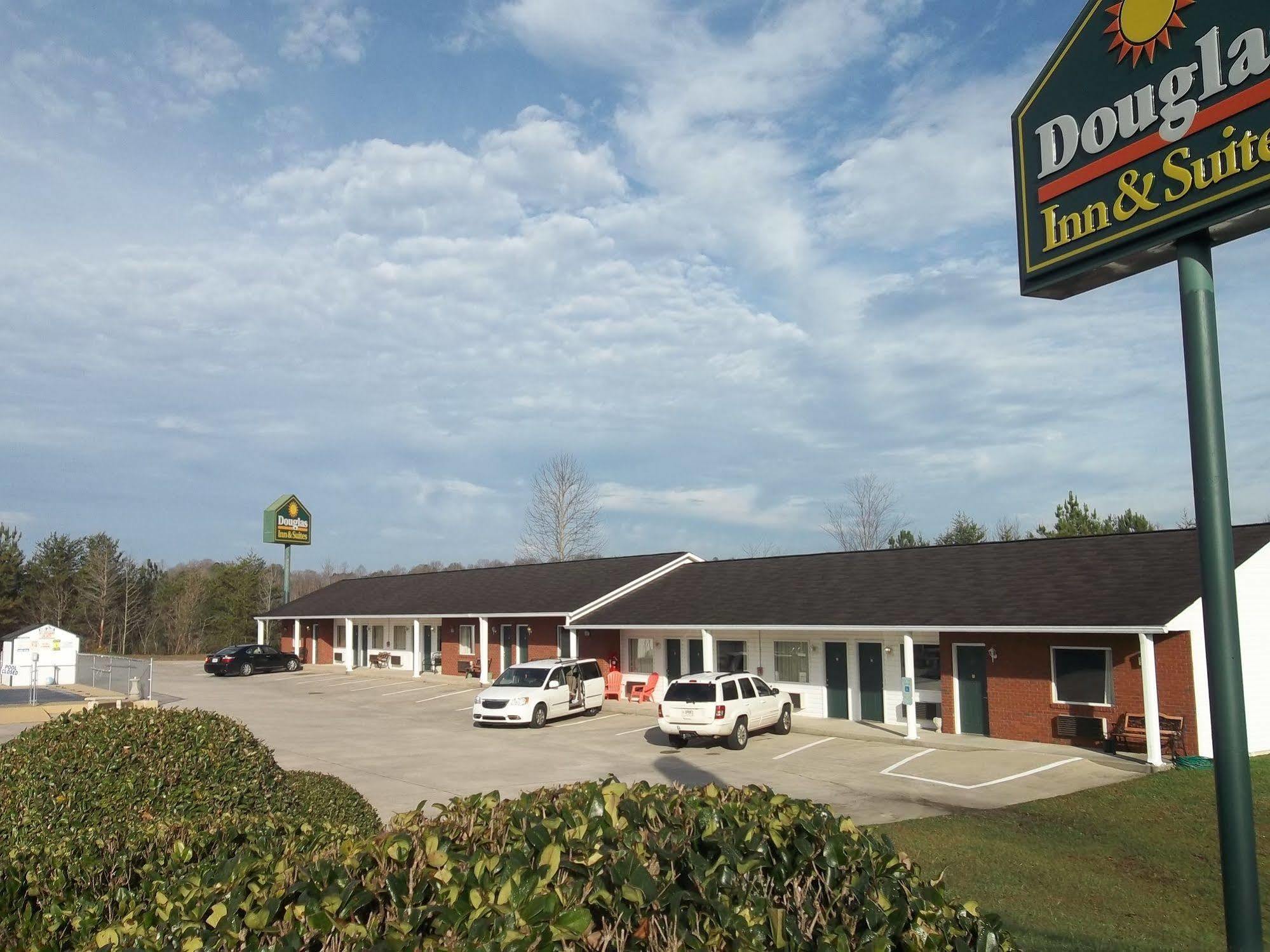 Douglas Inn & Suites, Blue Ridge, Ga Экстерьер фото
